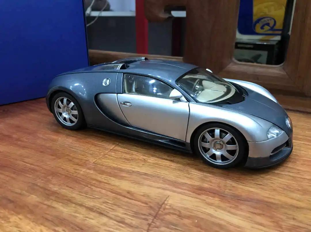 Autoart 1:18 Veyron 16.4 Silver Gray Alloy Fully Open Simulation Limited Edition Alloy Metal Static Car Model Toy Gift