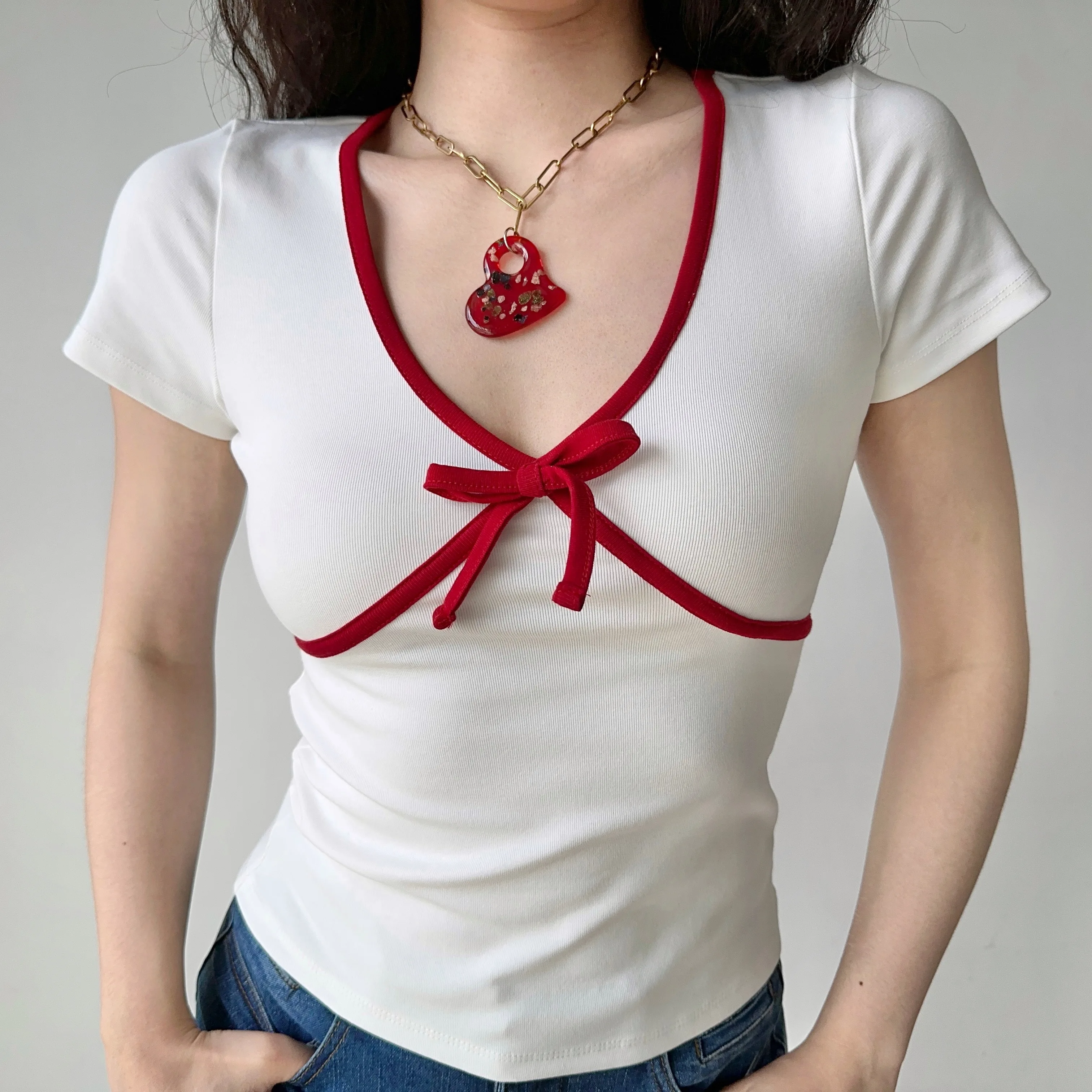 European and American retro bow contrasting color front shoulder white T-shirt women's slim short-sleeved top