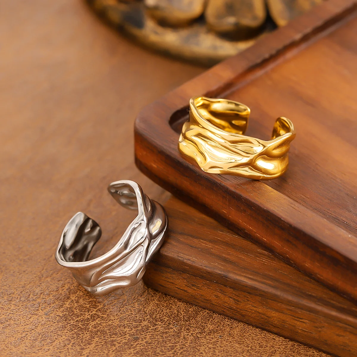 

Light luxury irregular gold-plated stainless steel ring, waterproof and non-fading heavy metal, with adjustable finger ring