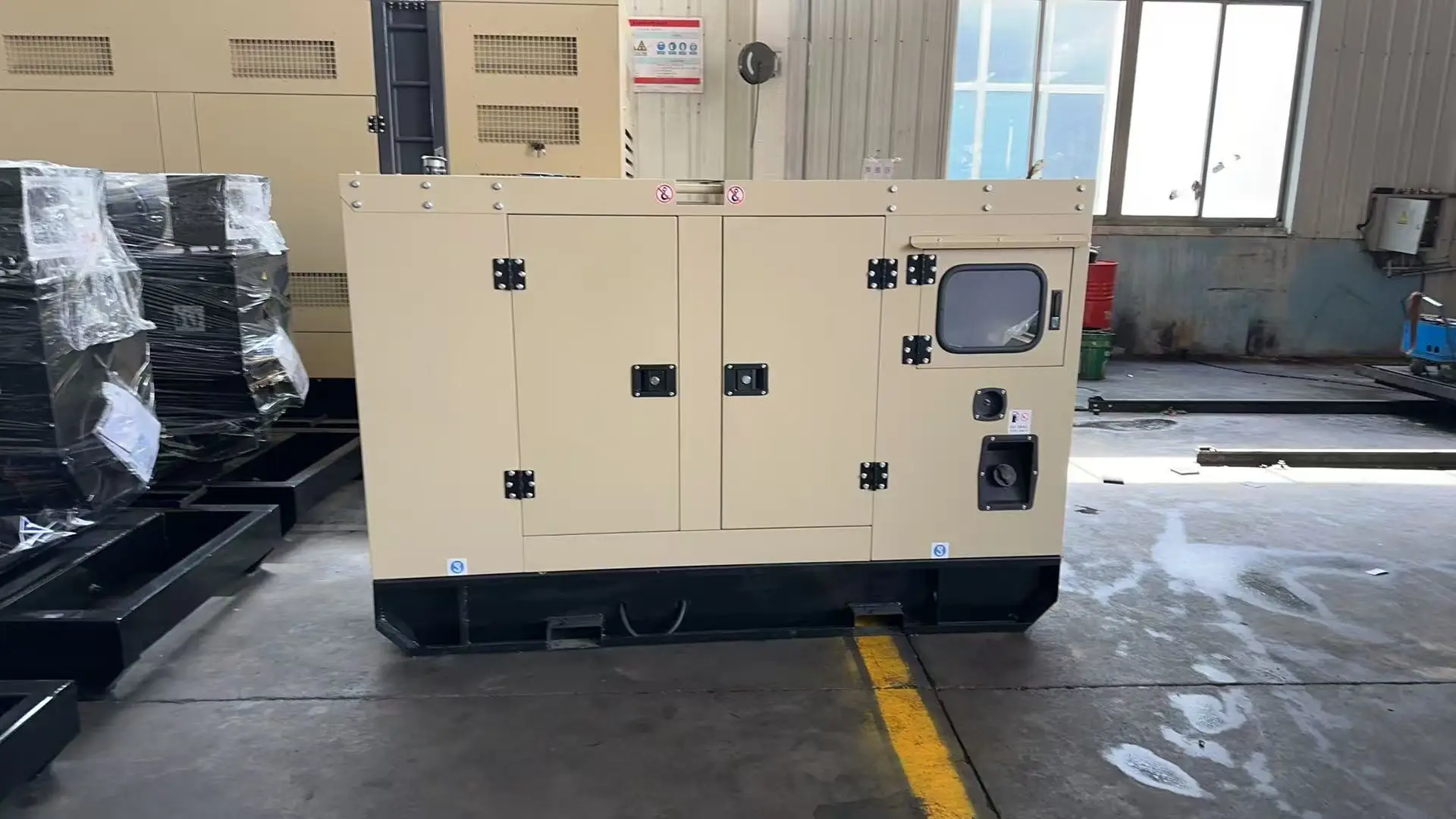 مولد ديزل صامت عازل للصوت عالي الجودة من ويفانغ ريكاردو 40kw 50kva مع مولد كهربائي بدون فرش وخزان وقود أساسي