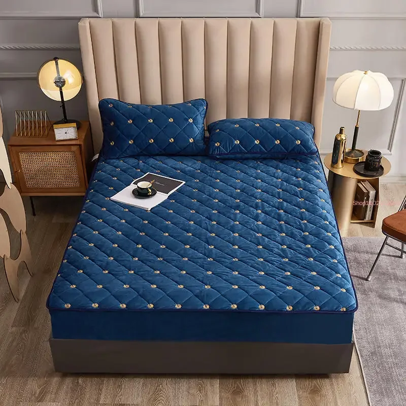 Embroidery Mattress Cover Thicken Soft Velvet Quilted Mattress Protector Cover Customized Fitted Sheet Not Including Pillowcase