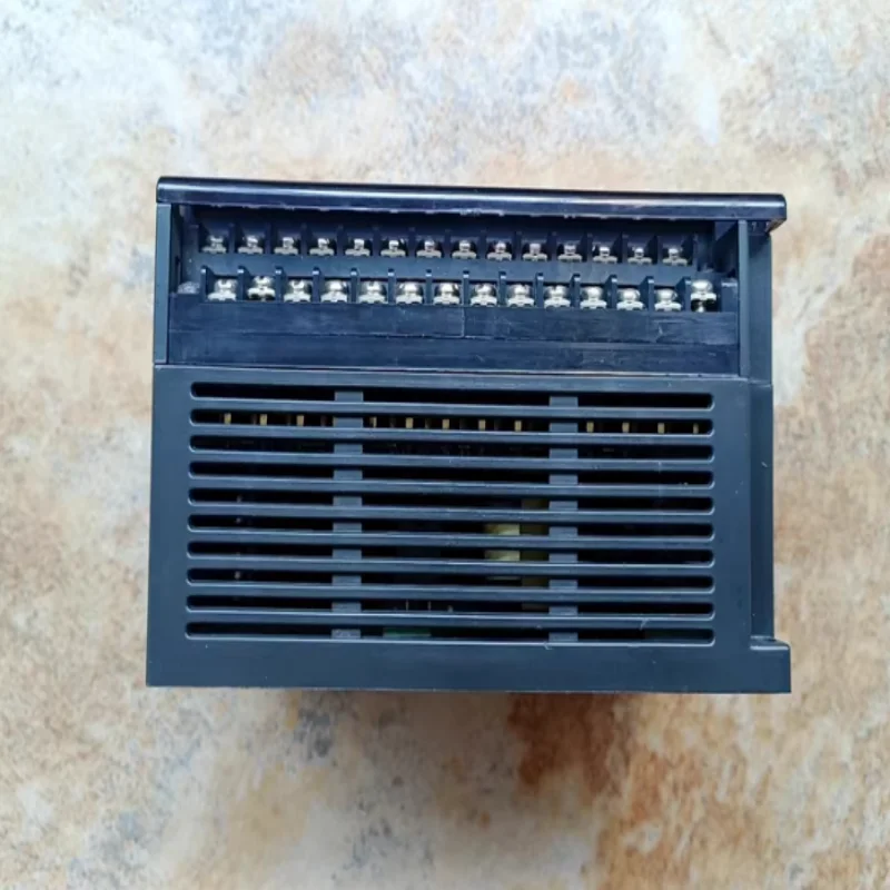 

Совершенно новый оригинальный модуль FBs-40MCR2-AC.