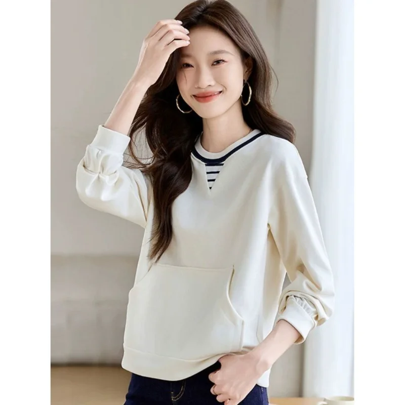 Apricot Round Neck Patch Long Sleeve Sweatshirt Women Loose Comfort Casual Design Fashion Top