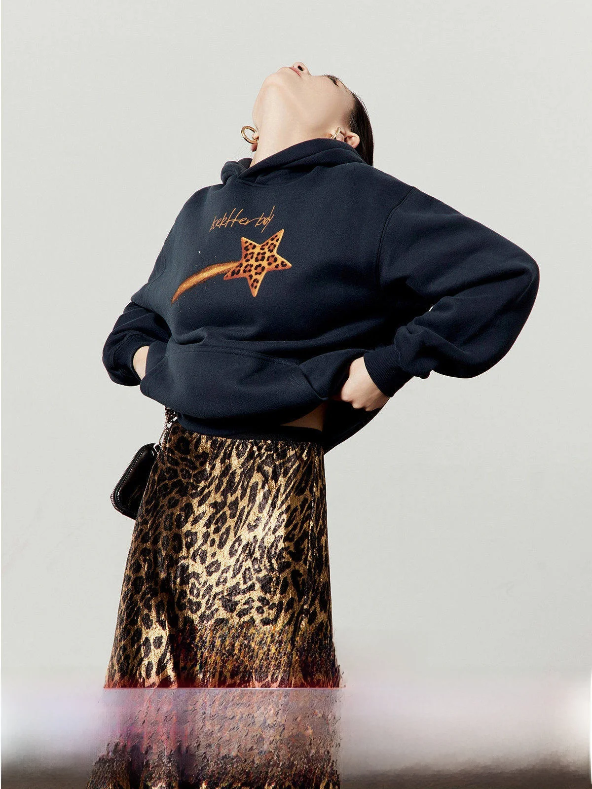 

Синяя женская толстовка с флисовой подкладкой, новинка 2025 года, осенняя, с леопардовым и метеорным принтом, повседневная, теплая, удобная, из мягкой ткани, для женщин