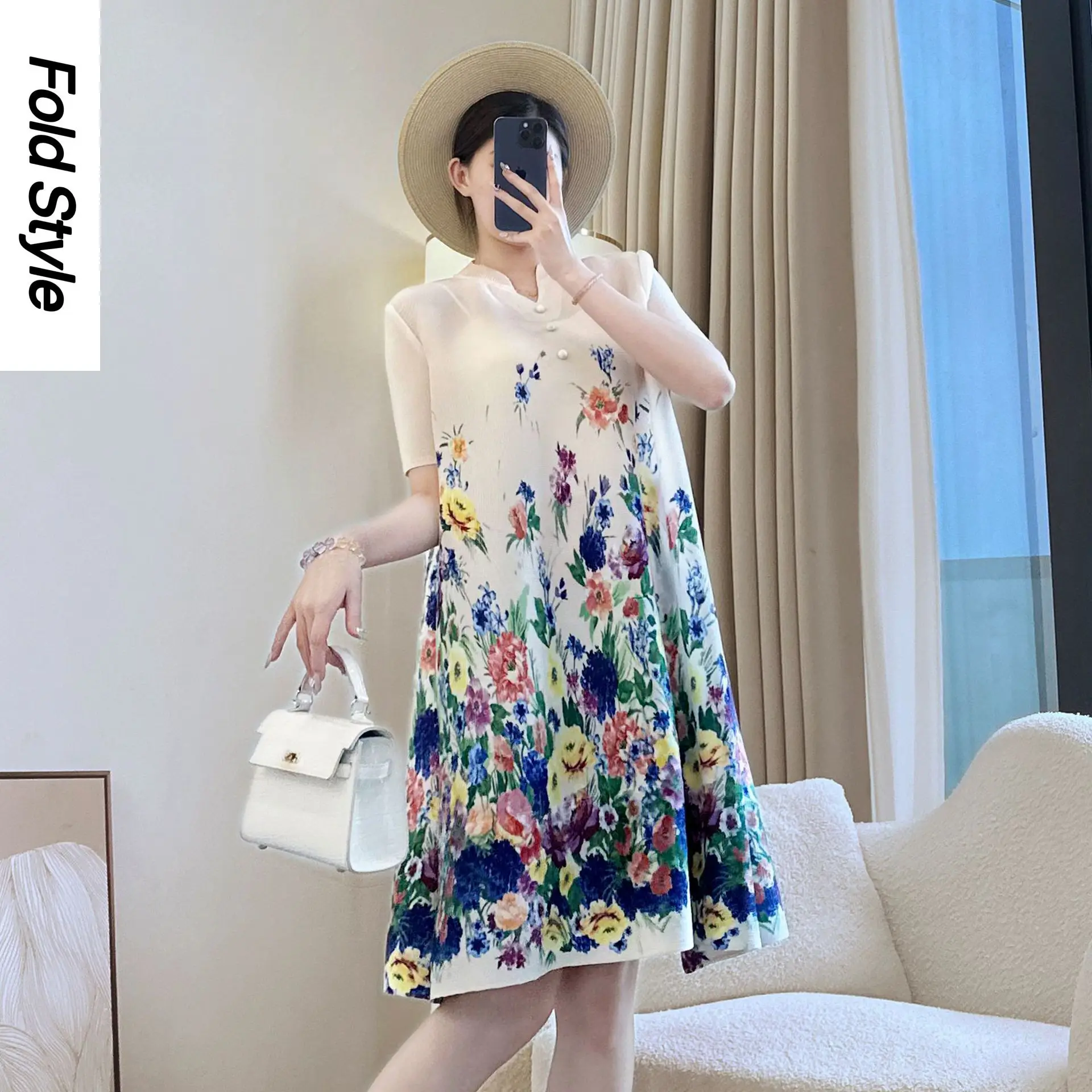 

Miyake Pleated Dress Women Summer 2025 New Temperament Age-reducing Medium and Long Dress Children's Summer Loose Mother Outfit