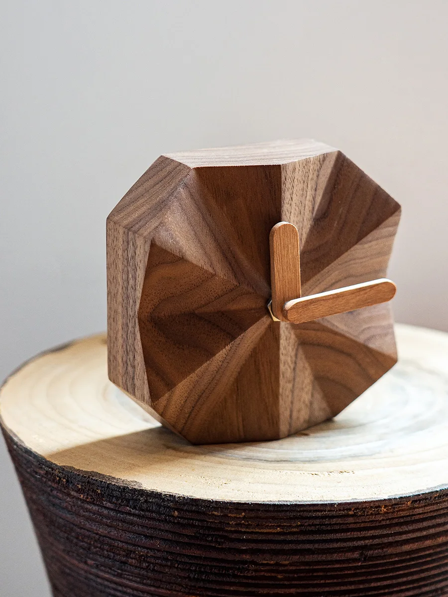 

Solid Wood Creative Desktop Wooden Ornaments for Household Small Retro Silent Desk Clock