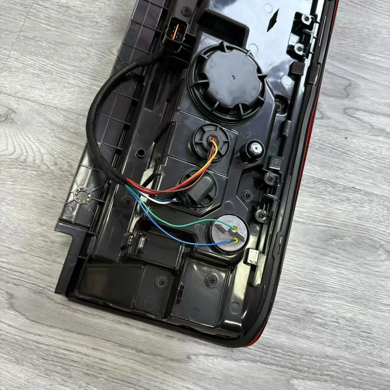 Hy-un-dai 24V Bus Tail Light عدسة مقاومة للماء لـ Coach & City Bus HL-W012