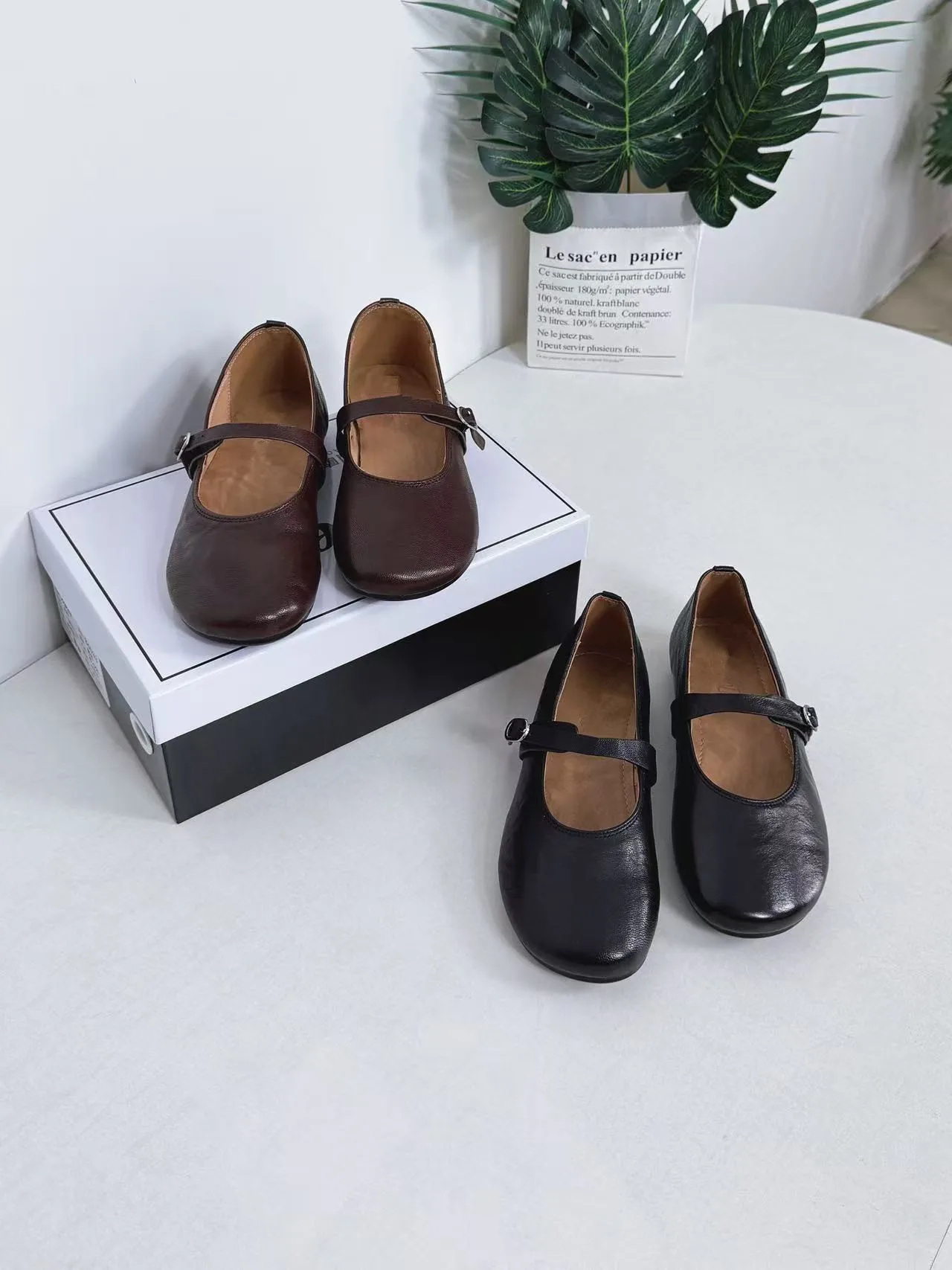 

Casual Comfortable Lightweight Genuine Leather Mary Jane Shoes Women's Flat Commuter Shoes Spring Season round Toe Rubber Sole