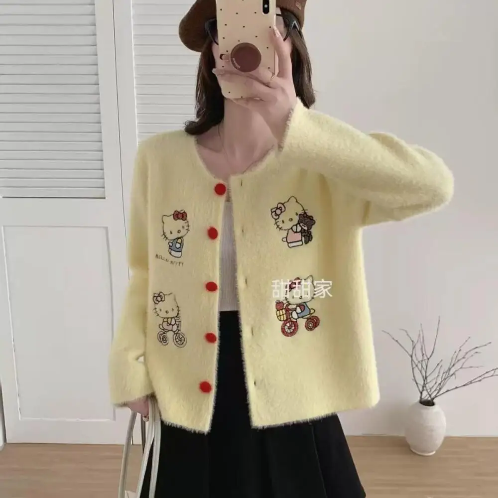 Maglione cardigan da donna Kawaii Hello Kitty Sanrio Anime Cartoon Autunno Top lavorato a maglia allentato Cappotto maglione ricamato morbido cartone animato