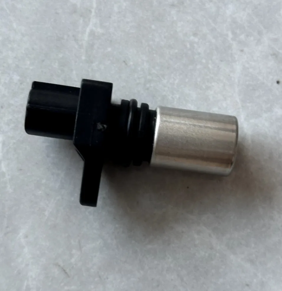 

FOR ISUZU GIGA 6WF1 CXZ CYZ CYH TRUCK ENGINE SPEED SENSOR 8-94390279-0