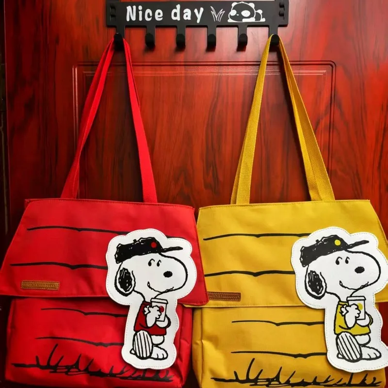 ستاربكس سنوبي نايلون مطبوعة سعة كبيرة حمل حقيبة 2025 جديد المشتركة الدفع الترفيه حقيبة كتف الكرتون كسول الجمالية