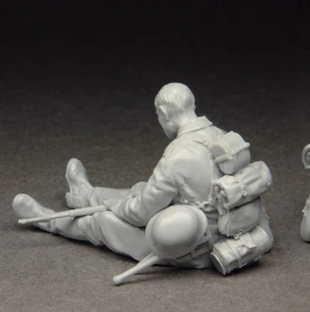 1:35 Resin kit   Tired soldier 314 Collectible Unassembled Sculpture for Hobbyists