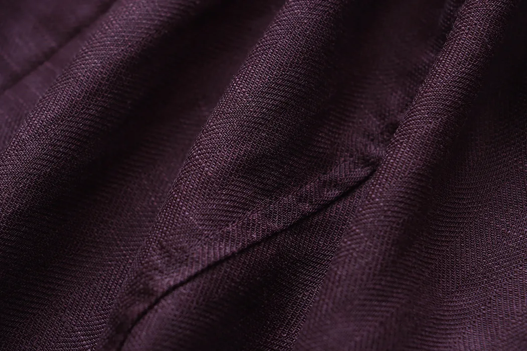 Sommerliche Damen-Weste in einfarbigem Design mit Rundhalsausschnitt und Schlitz vorne, ärmellos. – Detail 30