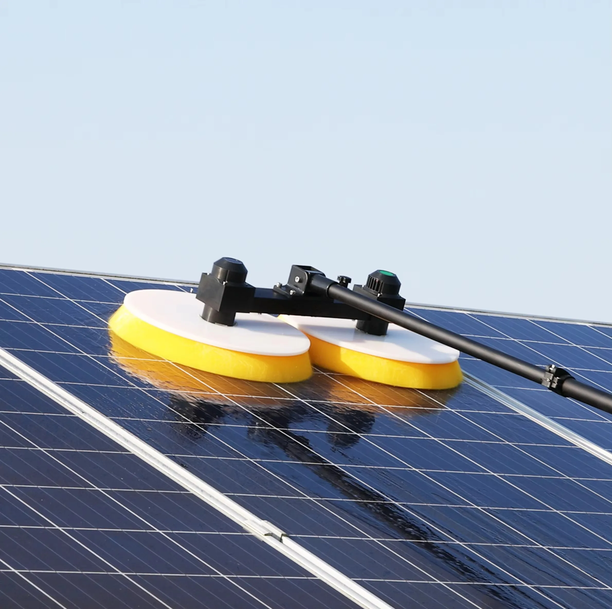 Electric Dual  Rotating Solar Panel Disc Brush with Water Jet System 7.5m Telescopic Pole Cleaner