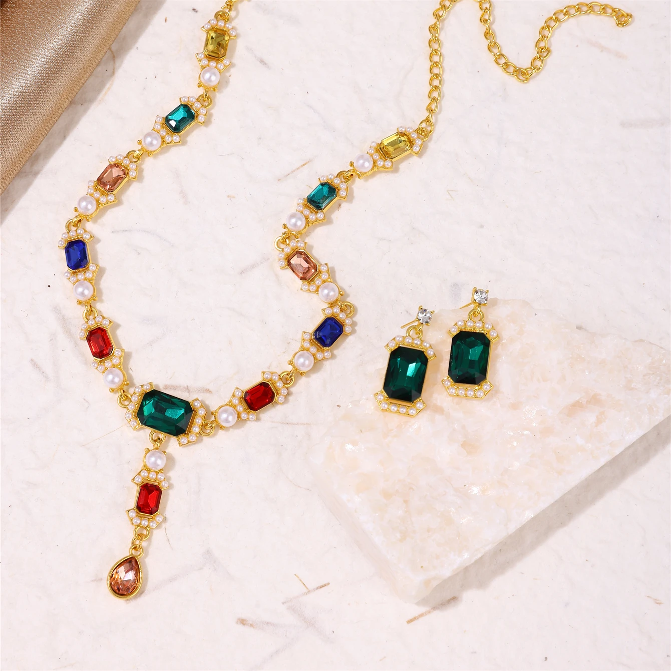 An Elegant Bride Rhinestone Necklace Earring Set Arab Ladies Party Holiday Wearing Jewelry Fake Pearl Inlaid Neck Chain
