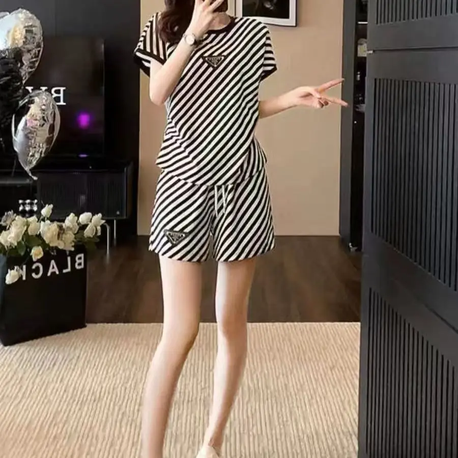 Spring and summer Korean version slim fit fashionable round neck short sleeved top+sports and casual shorts striped print set