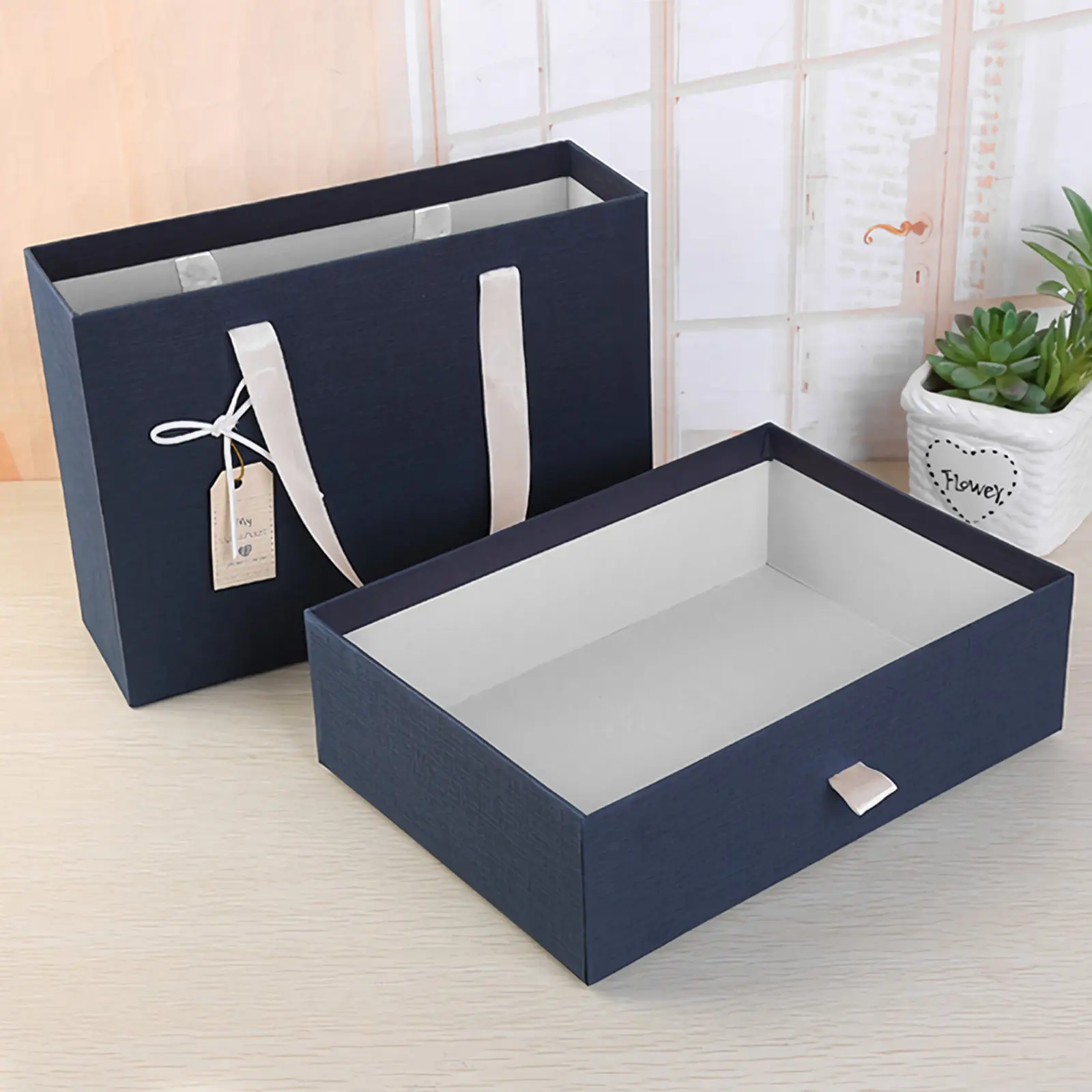 1Pcs High Grade Dark Blue Oblong Packaging Box Premium Material Drawer Closure Stylish Handle for Birthday Valentine's Day Scarf