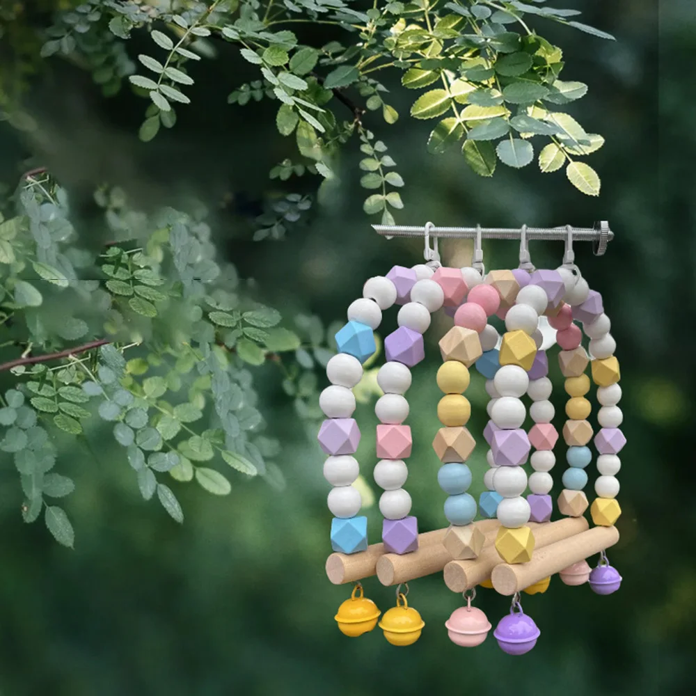 Haustier-Vogel-Spielzeugset: Macaron-farbige Glockenschaukel + Sitzstange aus massivem Holz, interaktives Kauspielspielzeug für Sittiche, Wellensittiche,