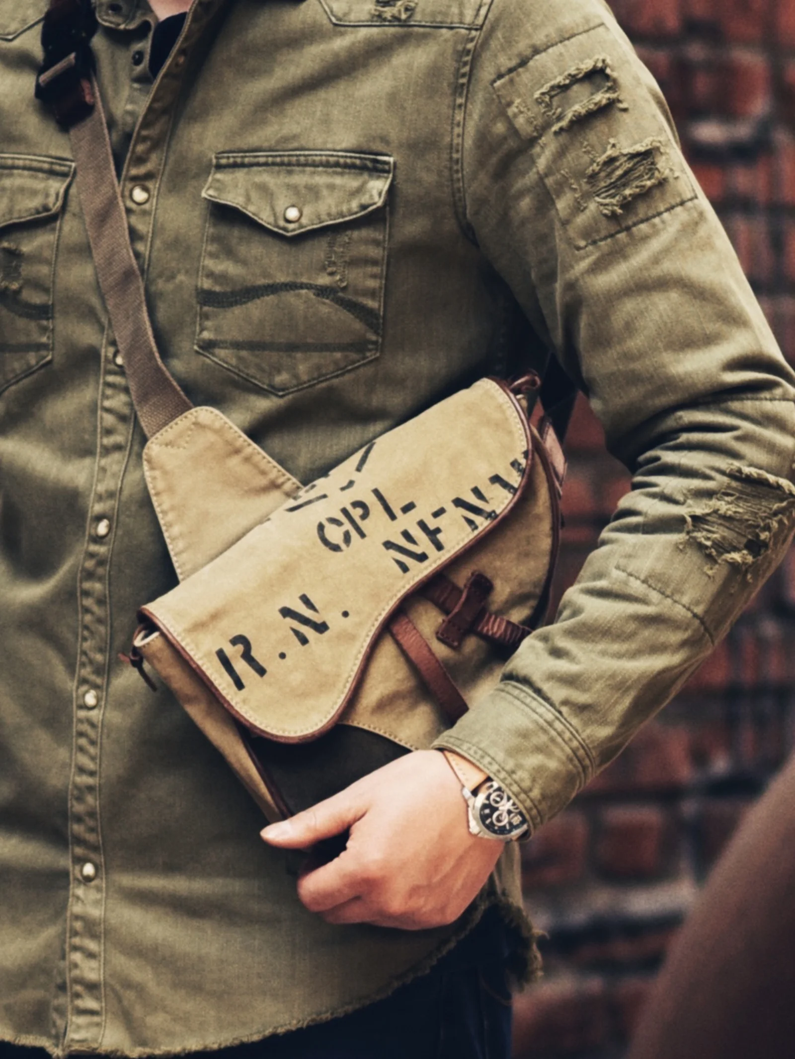 New Fashion 2024 Canvas Leather Designer Shoulder Bag Men Crossbody Bag Vintage Small Outdoor Tactical Bag Sling Bag