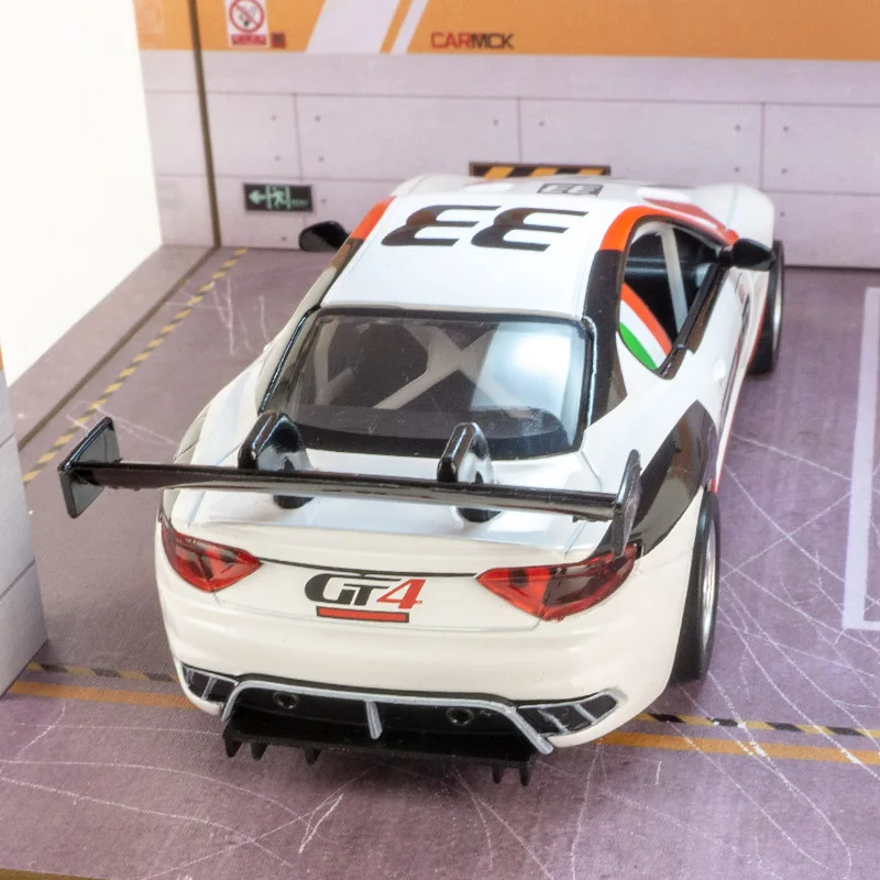 CCA 1:32 Simulatie Maserati MC GT4 legering automodel ornament supercar heeft geluids- en verlichtingsfuncties, rijke details