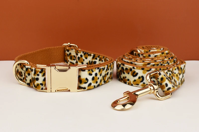 Neu eingetroffen: Personalisiertes Designer-Logo mit Leopardenmuster auf brauner Basis – Weiches Baumwoll-Hundehalsband, Leinen, Geschirr, Kotbeutelhalter, Tier 01 – Detail 5