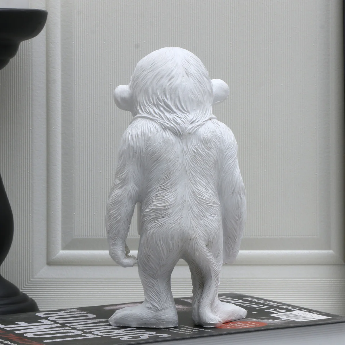 Affe Gorilla Skulptur Heimdekoration Kreative Dekoration Schwarz-Weiß-Tag Moderne DIY Stimmungsbrett Kreative Einrichtung – Detail 3