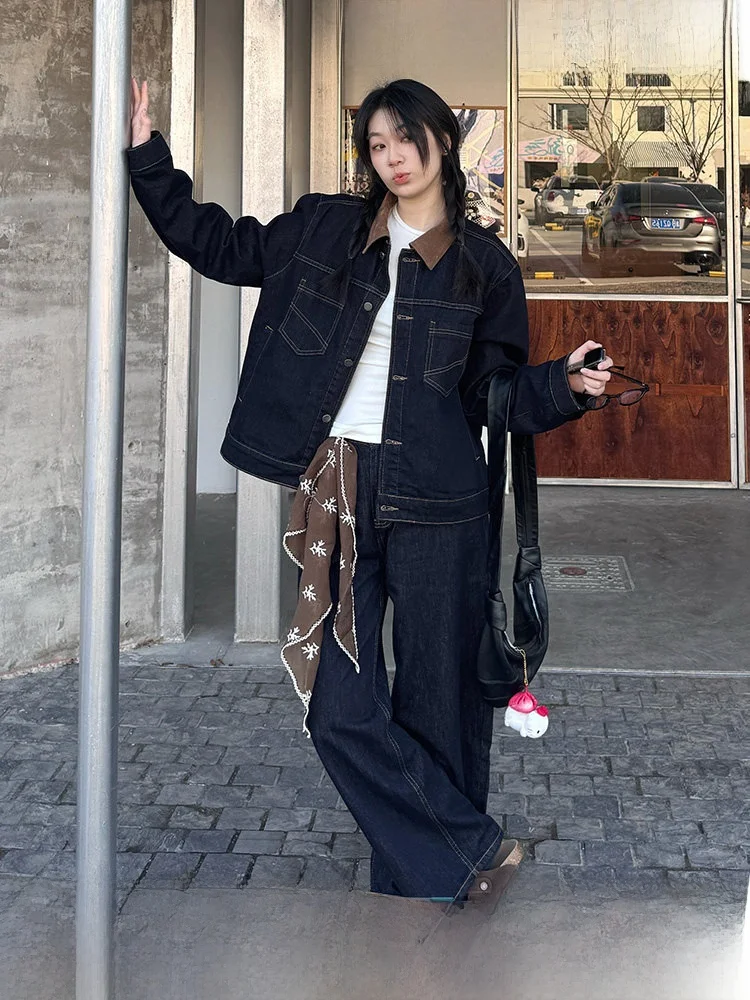 

Женская джинсовая куртка свободного кроя в стиле ретро с синими вставками и воротником-пэчворк, универсальная, повседневная, стройнящая