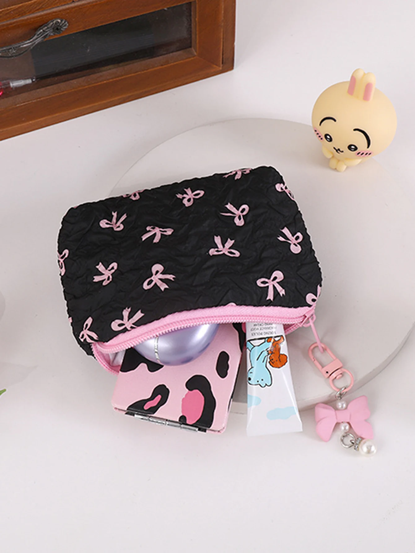 Plissierte Kosmetiktasche mit Schleife | Baumwoll-Kosmetiktasche für Damen, gesteppt, Reise-Make-up-Organizer für Mädchen, tragbare kleine Schleifen-Kosmetiktasche – Detail 9