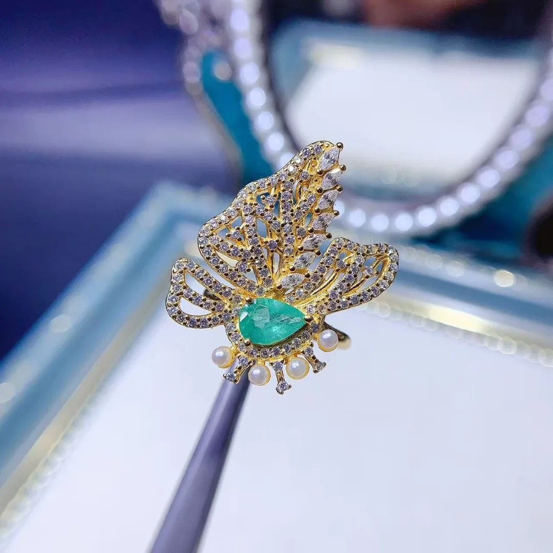 

Luxurious 925 Silver Ring Natural Emerald Designer Created Piece Makes A Perfect and Sophisticated Gift for Any Special Woman