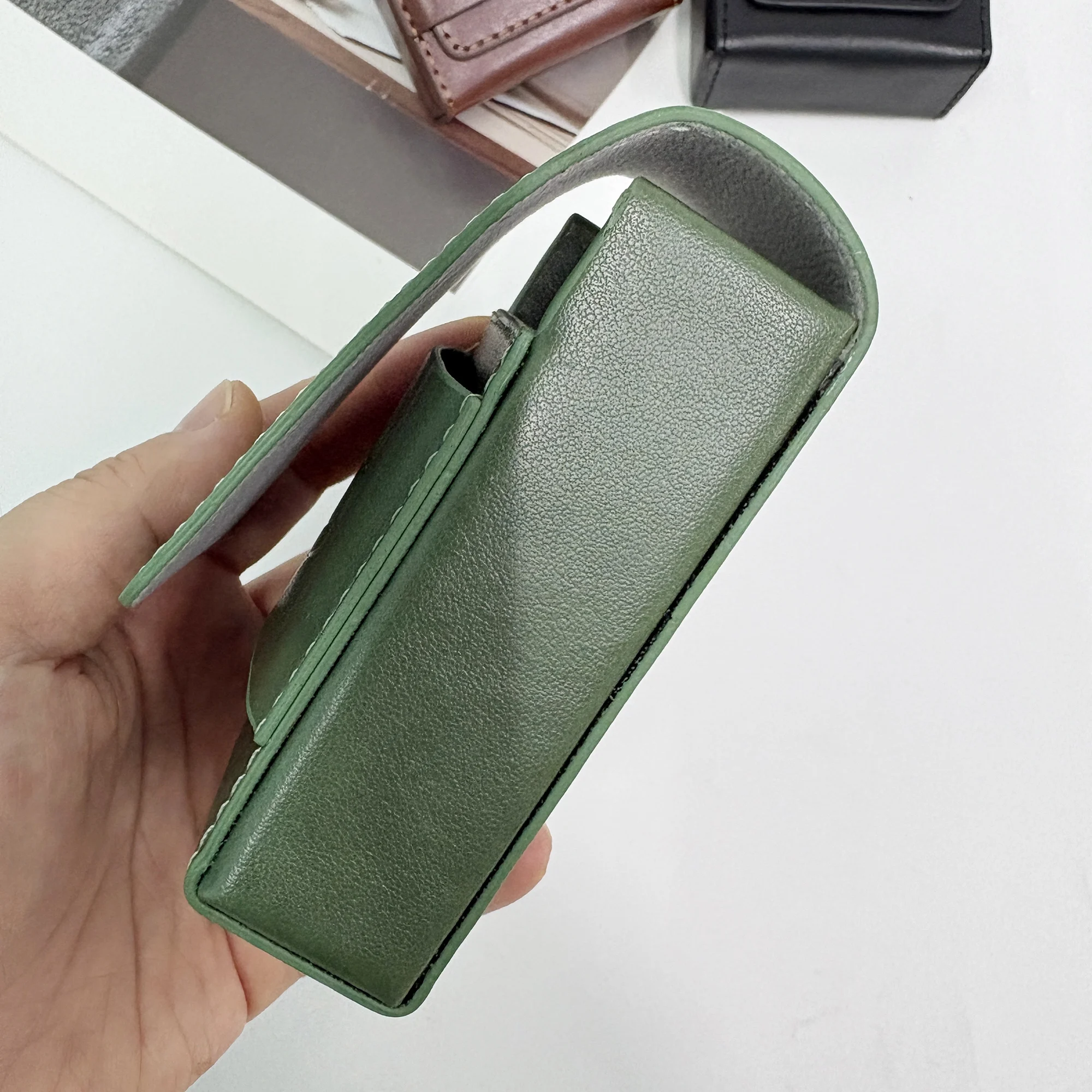 Genuine Vintage PU Leather Cigarette Case Holder, Portable Flip Cigarette Pouch for Regular Cigarettes, Tobacco Storage Bag Gift