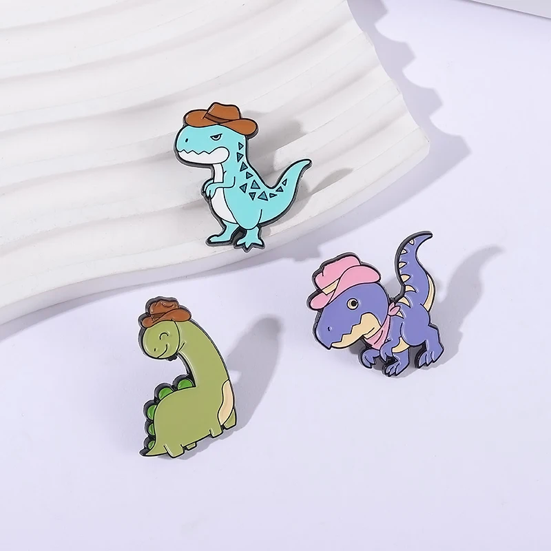 Abenteuer Tier Dinosaurier Brosche Emaille Pins Lustige süße Cowboy Dinosaurier Broschen Kragen Revers Abzeichen Schmuck Geschenk für Freunde – Detail 11