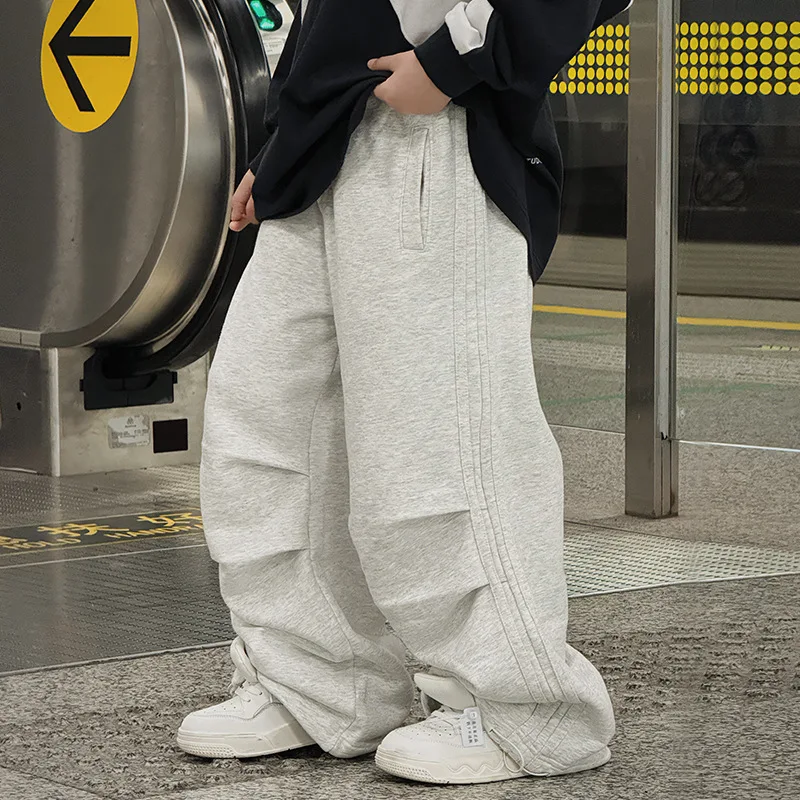

Baoduo children's clothing children's sweatpants boys autumn and winter loose straight pants Internet celebrity casual trousers