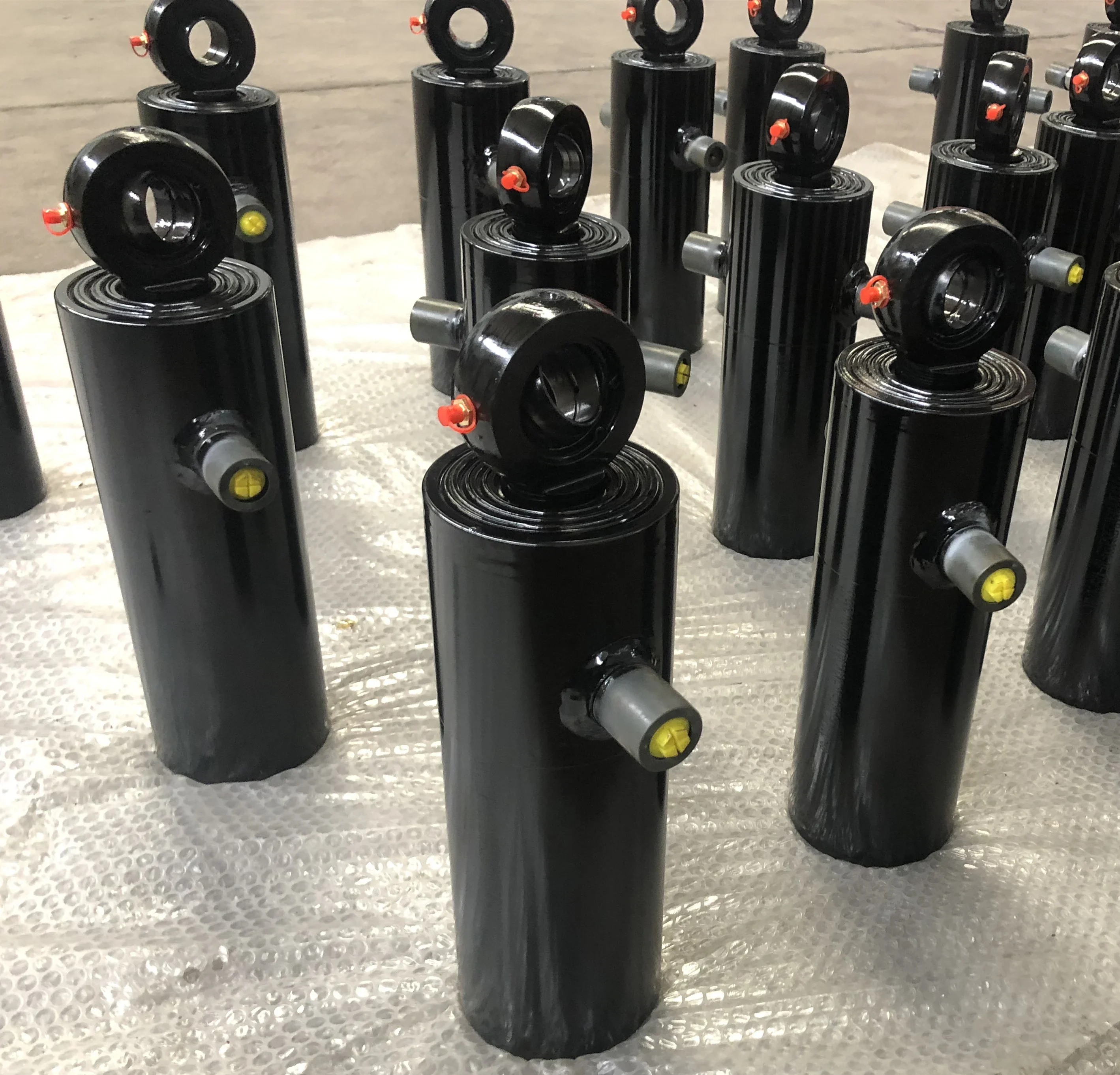 Telescopic hydraulic cylinder for little trailer lift