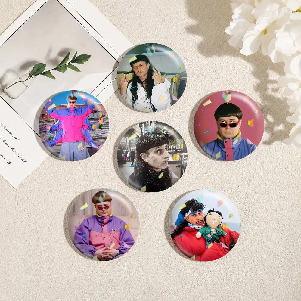 O-Oliver Tree L-Life Goes On  25 32 44 58 75mm Badges Personalized Round Brooches Pins Accessory Gift