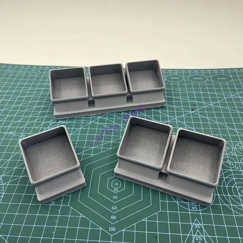 Anti-tip opbergbasis voor het veilig opbergen waterverzachterflessen in modelwerkplekken