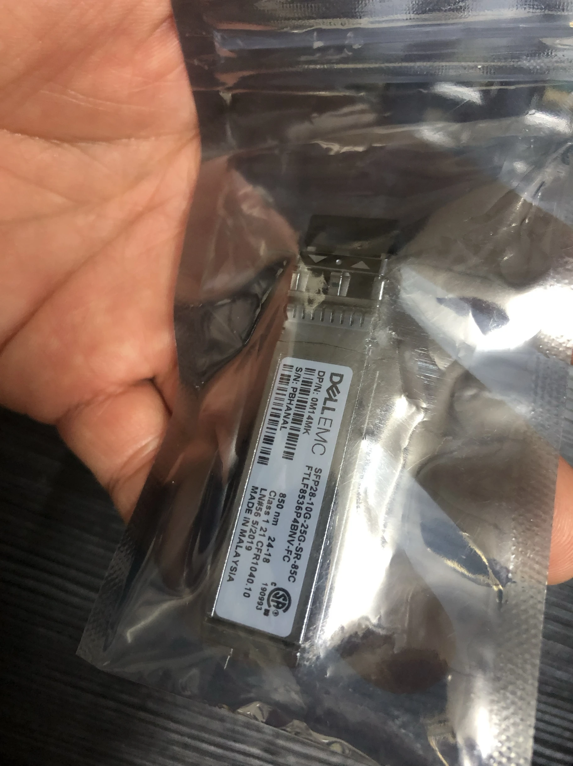 

1 шт. новый многомодовый оптический модуль DELL 0M14MK SFP28-10G-25G-SR-85C FTLF8536P4BNV-FC