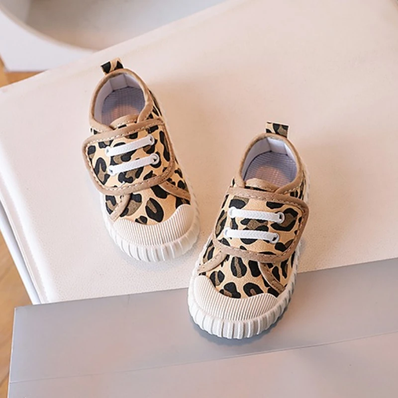 Children's Candy-colored Leisure Non-slip Comfortable Canvas Shoes 2026 Spring and Autumn New Beige Design Girls' Sports Shoes