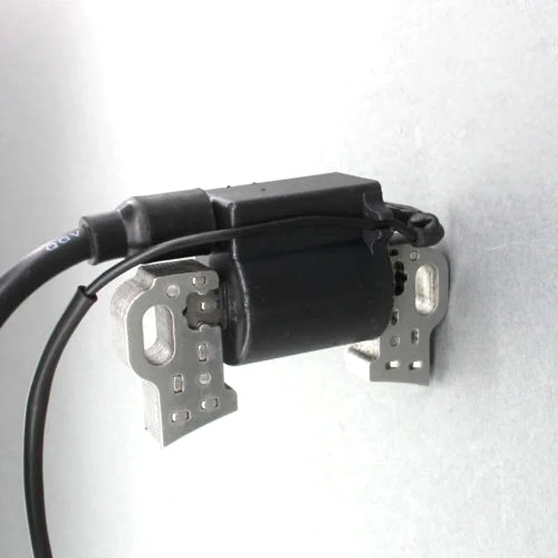 

Для катушки зажигания для двигателей Honda GX240 Для GX270 Для GX340 Для GX390 30500 ZE2 023 Подходит для моделей от 8 до 13 л.с.