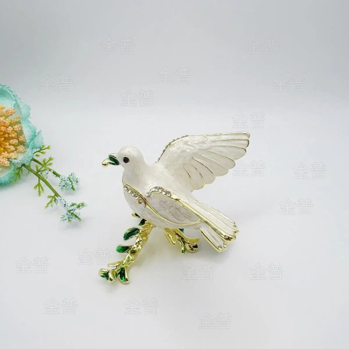 Metal Peace Dove Ring Box, Dressing Table Decoration. Dust-proof Flip-top Jewelry Collection Box Storage Box