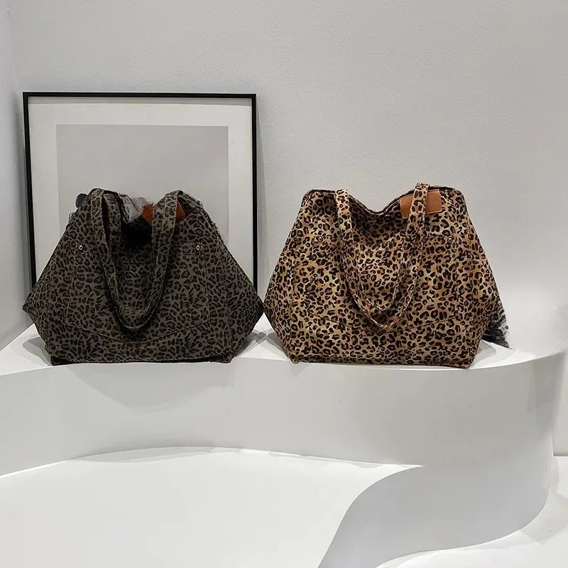 Leopard Print Tote Bag Large Capacity Women's Handbag  Edition Commuter Bag Retro Versatile Shoulder Bag