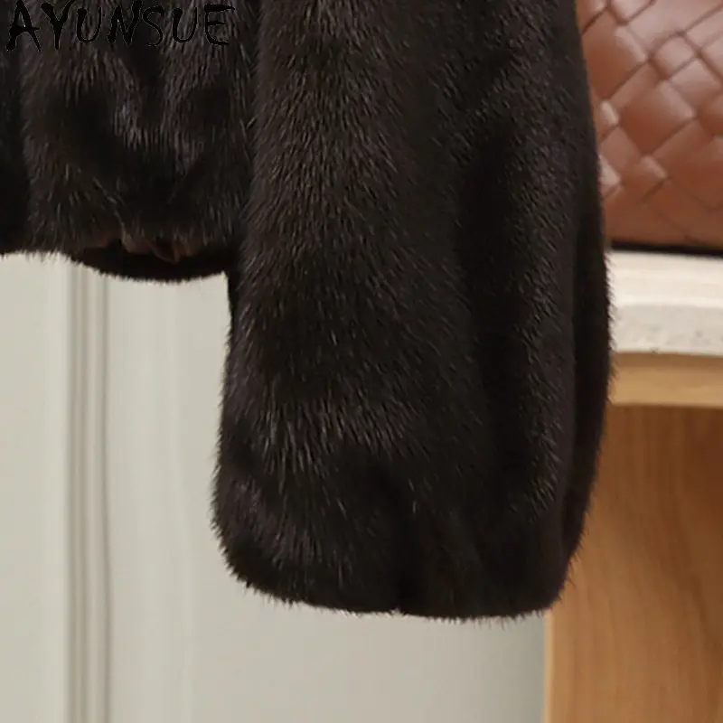 AYUSNUE Luxuriöser Echter Nerzmantel für Damen Winterkleidung Kurzer Stil Jacke Neu in Mänteln Natürlicher Ganzer Nerz Шуба Женская