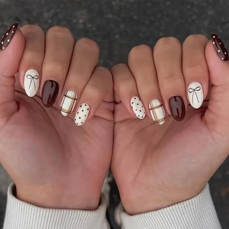 

24Pcs Fake Nails Minimalist Autumn/Winter Brown Polka Dot Bow Plaid Short Oval Press-On Nail Tips—Perfect Gift for Women