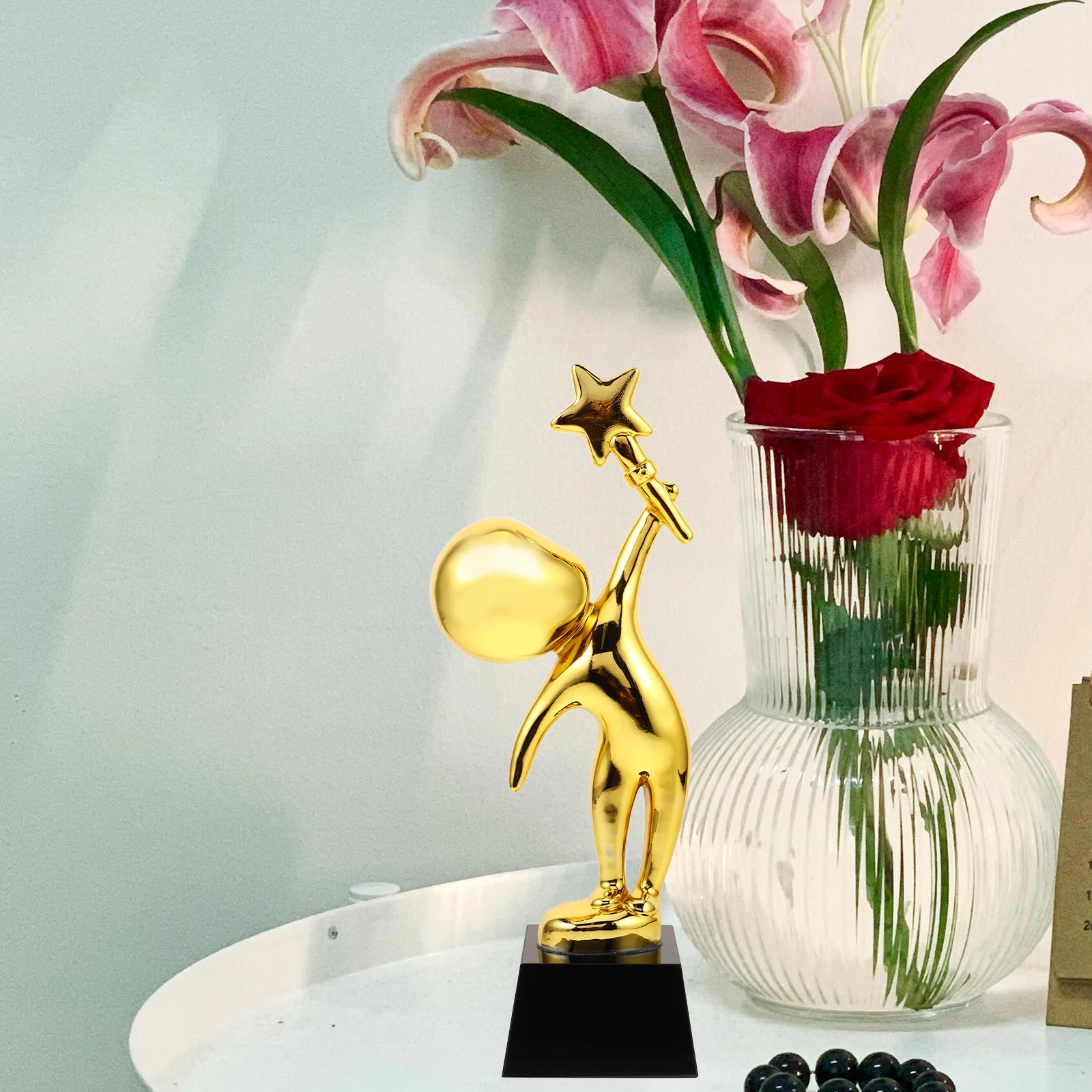 

Resin Trophy Award for Kindergarten Creative Shaped Prop Gold Ceremony Competition Child Dance Music Sports Party Favor Decor