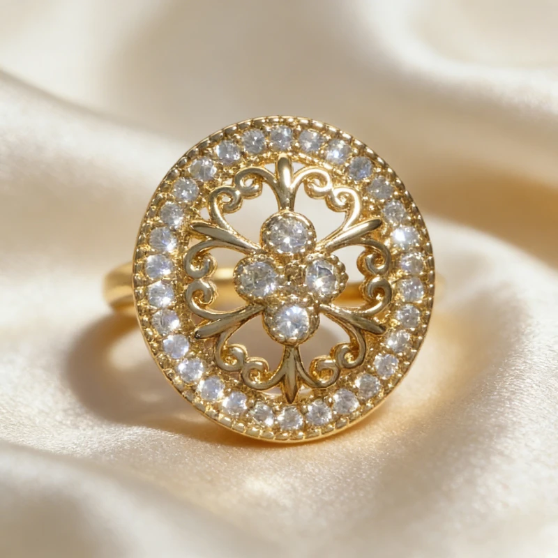 Huitan Ästhetischer Ring mit ausgehöhltem Design für Damen, goldfarben, mit kubischem Zirkonia, Fingerschmuck für Verlobung, zartes Schmuckgeschenk