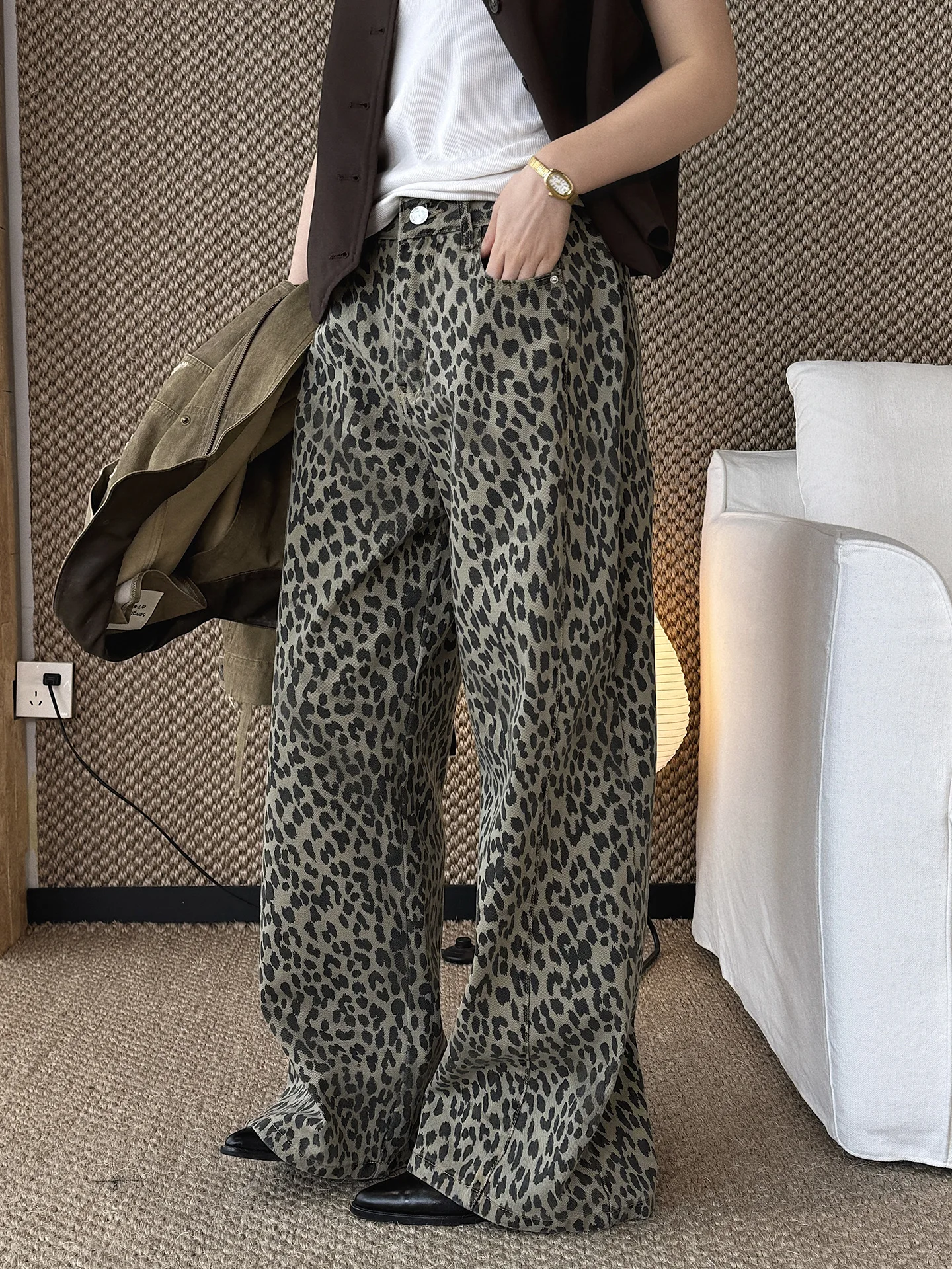 Spring new Korean retro fashionable contrasting leopard print jeans loose silhouette pants for women