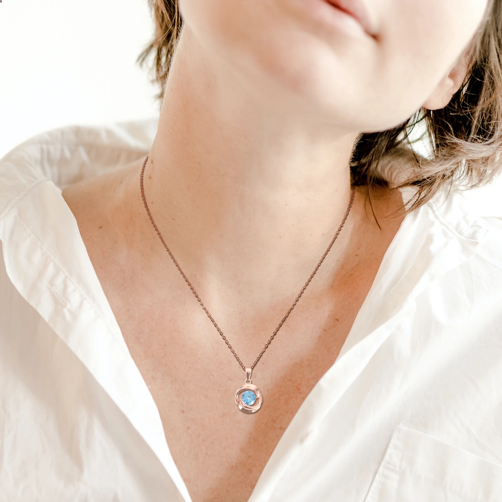 

Rose Necklace for Women Jewellery Choker Pendant Rotatable Flower Design Fashion