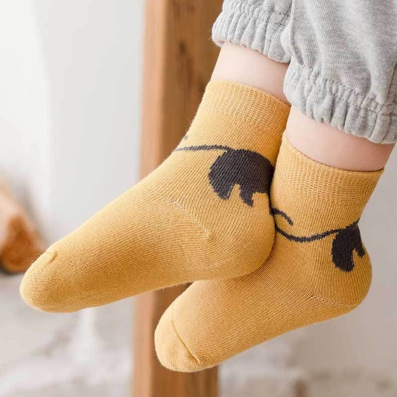 Thumbnail 4 - #6 Winter Socks Comparison Guide