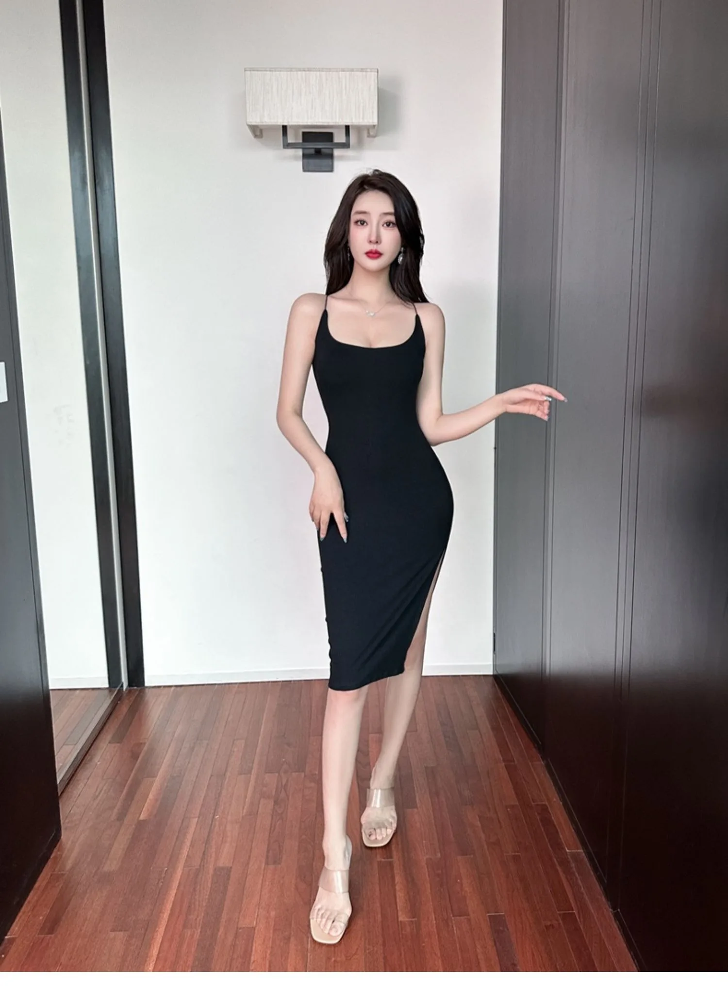 Mittellanges Trägerloses Kleid für Damen, Sexy Rückenfreies Bodycon-Kleid mit Schlitz für Trendbewusste Frauen – Detail 10