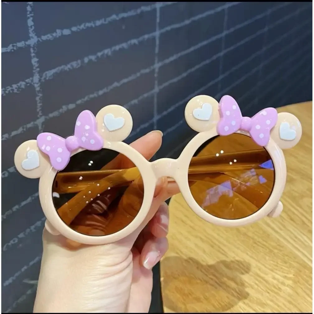 نظارات شمسية لطيفة بإطار دائري ميكي على شكل فيونكة على شكل قلب، إطار ملون أنيق للاستخدام الخارجي، نظارات شمسية واقية من الأشعة فوق البنفسجية