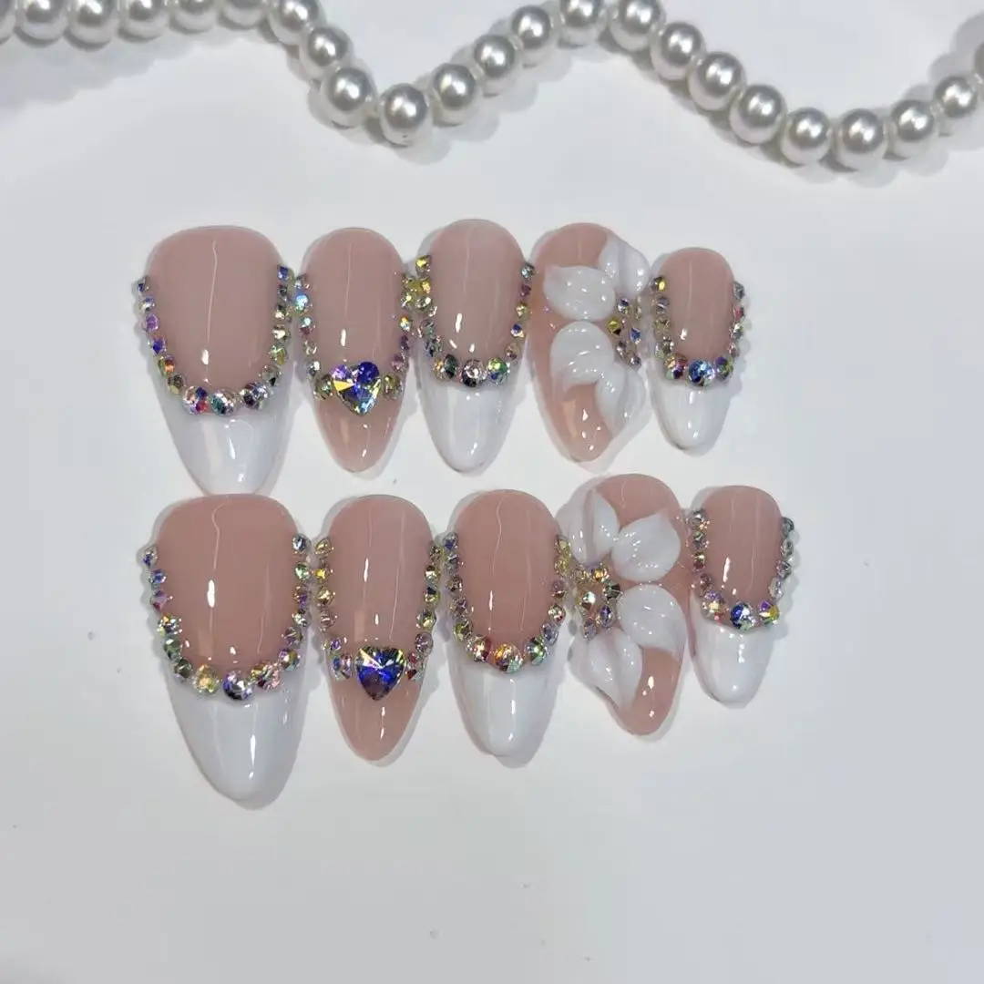 10個の高級感のある優しくエレガントなスタイル、手描きの立体彫刻模様、輝くダイヤモンドパイルの手作りフェイク